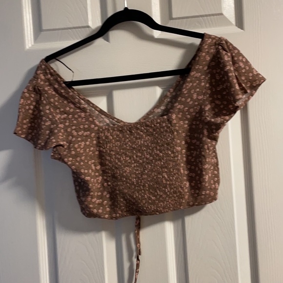 Brand new , never worn small  woman’s crop top - Picture 2 of 4